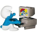 SCHLEICH SMURF PRZY KOMUTERZE