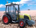 UNIVERSAL HOBBIES Claas Nectis 237 VE